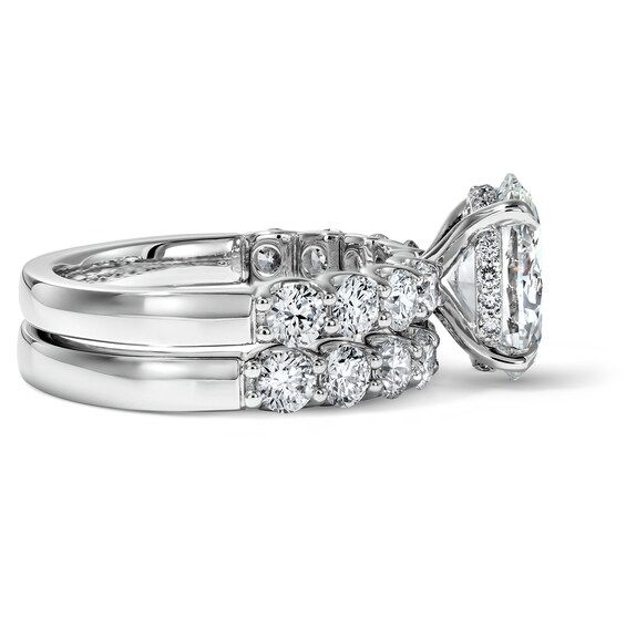 4-1/2 CT. T.w. Certified Oval Lab-Grown Diamond Bridal Set in 14K White Gold (F/Vs2)