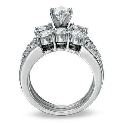 Previously Owned - 3 CT. T.W. Diamond Three Stone Bridal Set