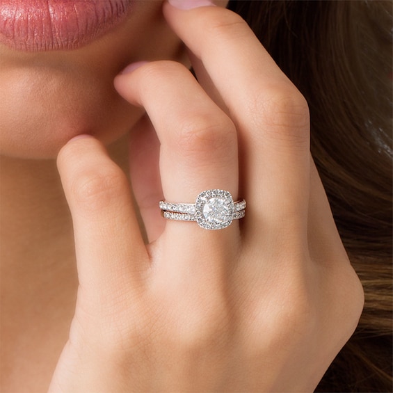 Previously Owned - 1 CT. T.w. Diamond Frame Bridal Set in 14K White Gold