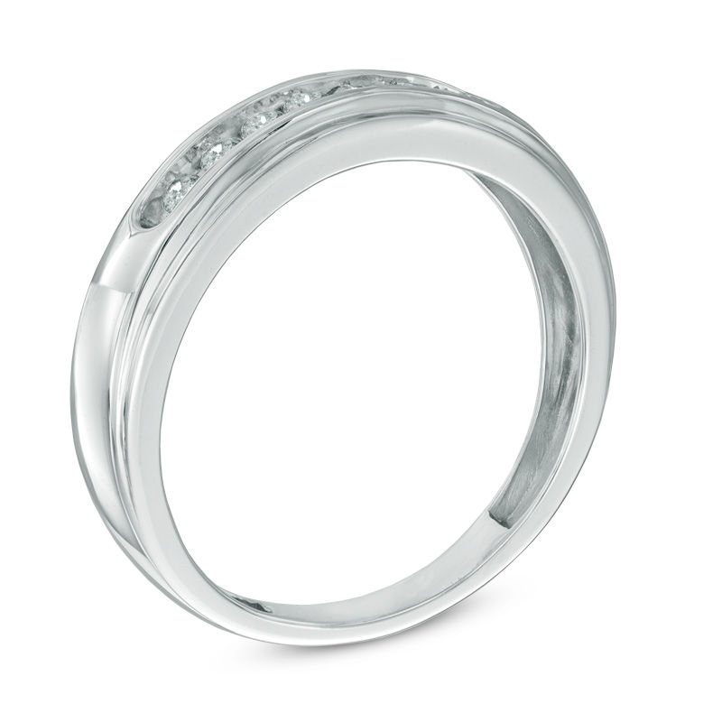 Previously Owned - Men's 1/4 CT. T.W. Diamond Comfort Fit Anniversary Band in 10K White Gold
