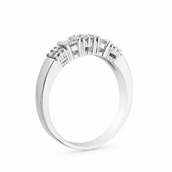 Previously Owned - 1/4 CT. T.w. Diamond Clover Band in 10K White Gold