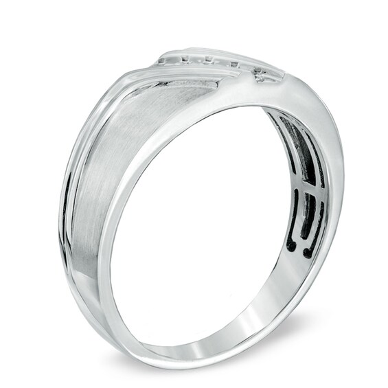 Previously Owned - 1/10 CT. T.w. Diamond Five Stone Slant Band in 10K White Gold