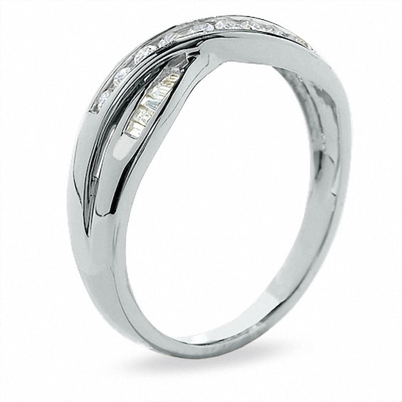 Previously Owned - 1/4 CT. T.w. Diamond Crossover Band in 14K White Gold