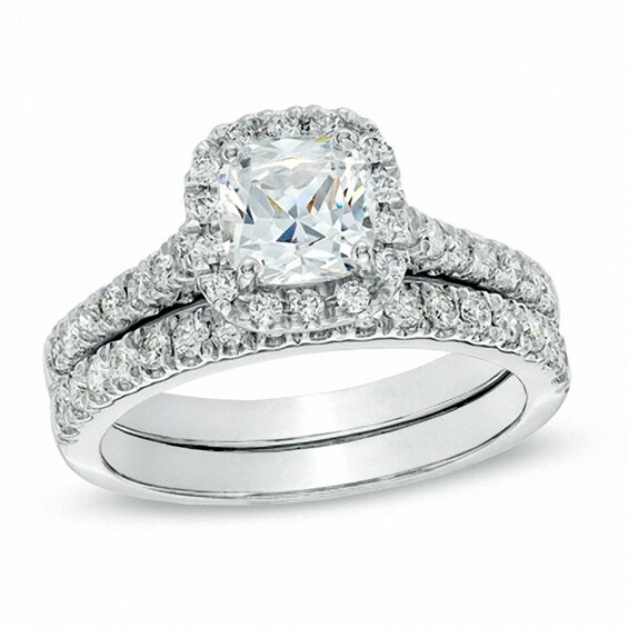 Previously Owned - 1-3/8 CT. T.w. Cushion-Cut Diamond Frame Bridal Set in Platinum (H/Si2)