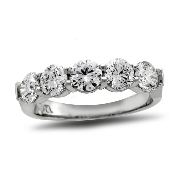 Previously Owned - 1-5/8 CT. T.w. Diamond Five Stone Wedding Band in Platinum (H/Si1)