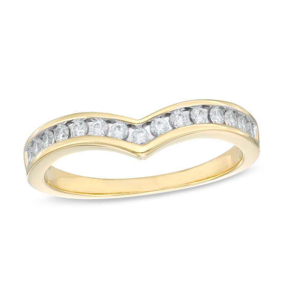 Previously Owned - 1/4 CT. T.w. Diamond Chevron Anniversary Band in 10K Gold