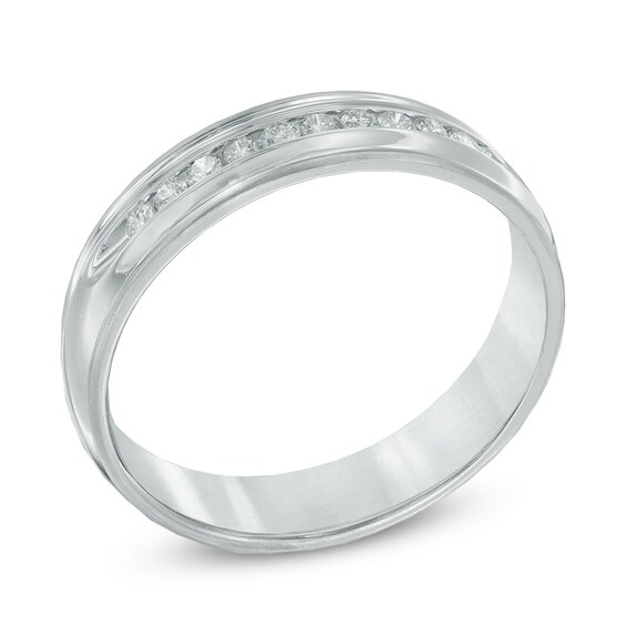 Previously Owned - 1/4 CT. T.w. Diamond Comfort Fit Wedding Band in 14K White Gold