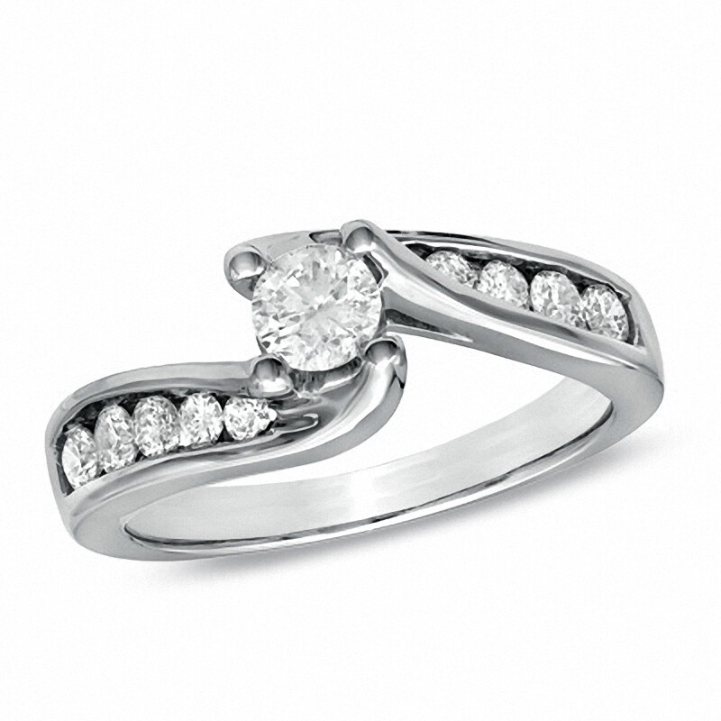 Main Image 4 of Previously Owned - 1 CT. T.W. Diamond Three Stone Slant Bridal Set in 14K White Gold