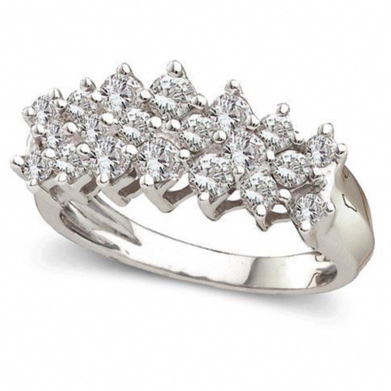 Main Image 1 of Previously Owned - 1 CT. T.W. Diamond Pyramid Band in 10K White Gold