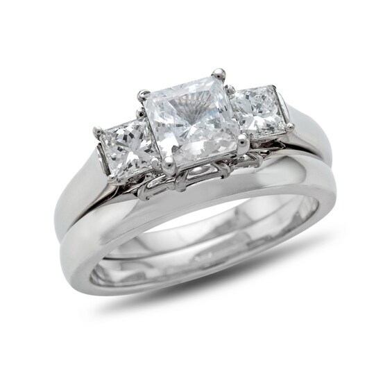 Previously Owned - 1-3/8 CT. T.w. Princess-Cut Diamond Three Stone Bridal Set in Platinum (H/Si2)