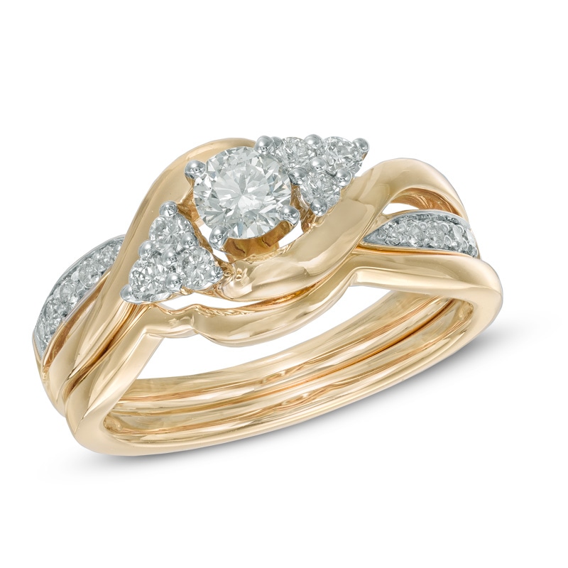 Main Image 1 of Previously Owned - 5/8 CT. T.W. Diamond Tri-Sides Bridal Set in 10K Gold