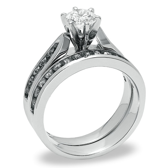 Previously Owned - 1-1/4 CT. T.w. Diamond Bridal Set in 14K White Gold