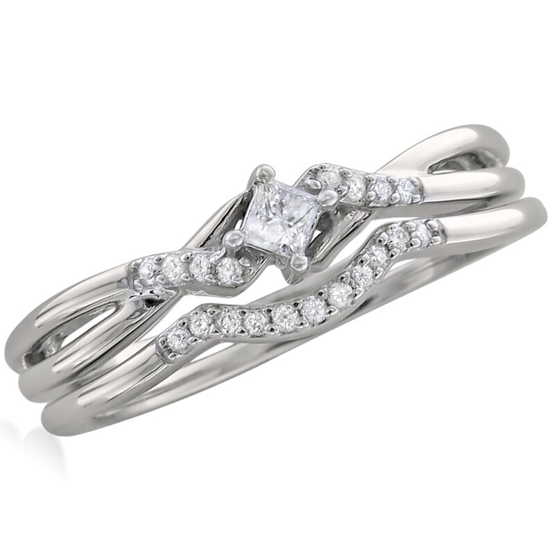 Main Image 1 of Previously Owned - 1/5 CT. T.W. Princess-Cut Diamond Split Shank Bridal Set in 10K White Gold