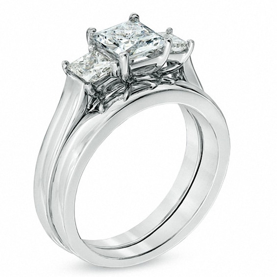 Previously Owned - 1 CT. T.w. Princess-Cut Diamond Three Stone Bridal Set in Platinum (H/Si2)