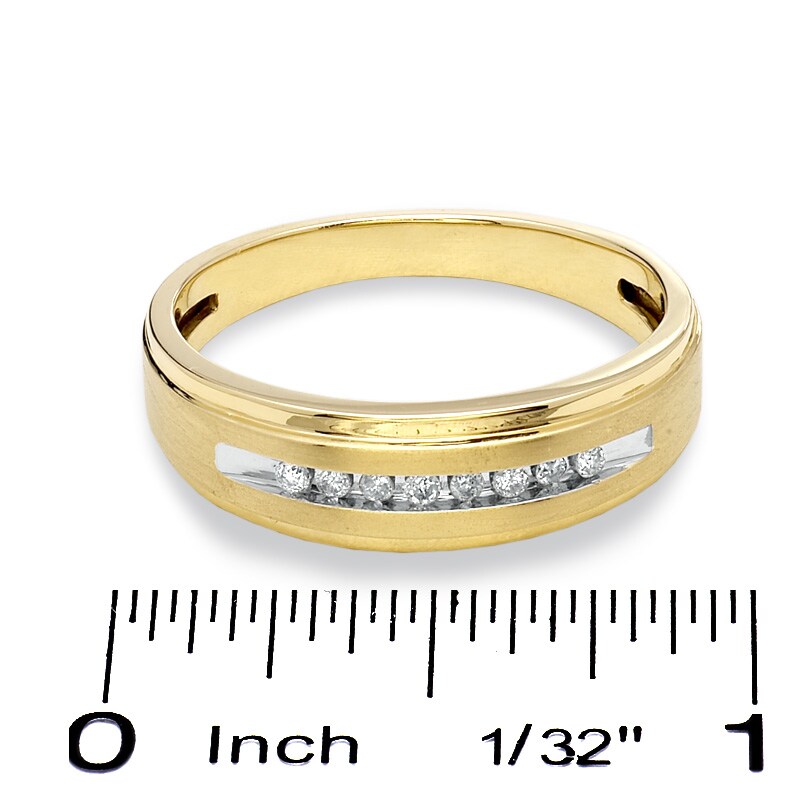 Main Image 3 of Previously Owned 1/10 CT. T.W. Diamond Wedding Band in 10K Gold