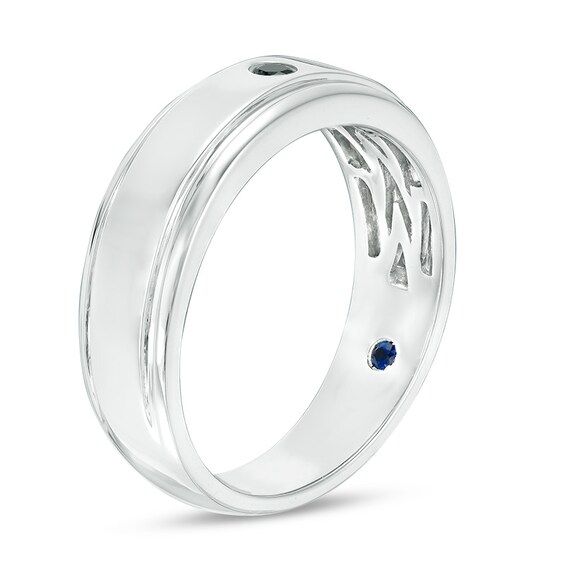 Previously Owned - Vera Wang Men's 1/20 CT. Black Diamond Solitaire Wedding Band in 14K White Gold