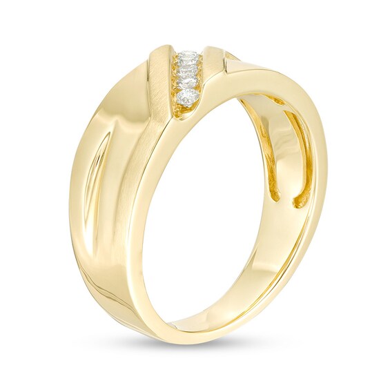 Previously Owned - Men's 1/5 CT. T.w. Diamond Five Stone Slant Wedding Band in 10K Gold