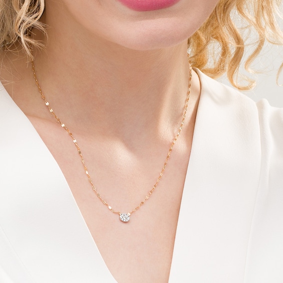Previously Owned - 1/5 CT. T.w. Multi-Diamond Diamond Oval Frame Necklace in 10K Gold