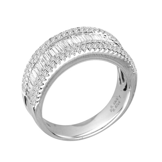 Previously Owned - 1 CT. T.w. Diamond Double Edge Wedding Band in 18K White Gold (G/Si1)