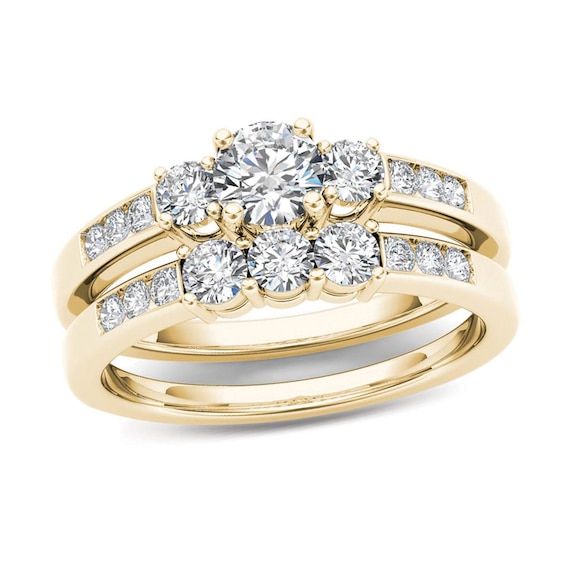 Previously Owned - 1 CT. T.w. Diamond Three Stone Bridal Set in 14K Gold