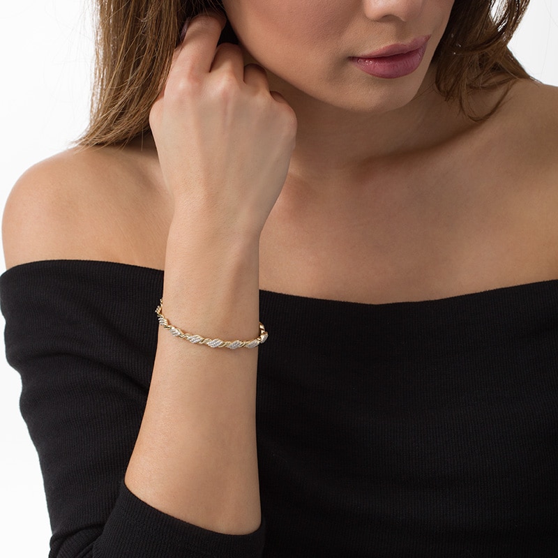 Main Image 2 of Previously Owned - 1 CT. T.W. Diamond Rolling Flame Link Bracelet in 10K Gold - 7.25"