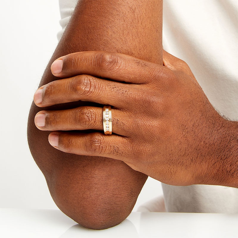 Main Image 2 of Previously Owned - 1/3 CT. T.W. Diamond Ridged Edge Seven Stone Band in 10K Gold