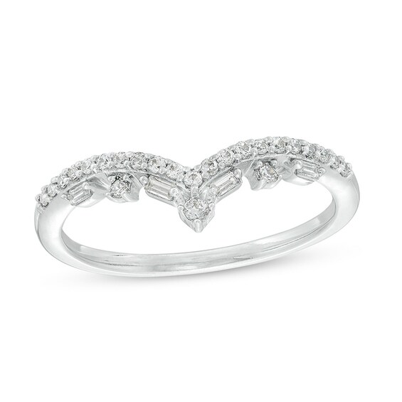 Previously Owned - 1 CT. T.w. Baguette and Round Diamond Curb Chain Link Ring in 10K Gold