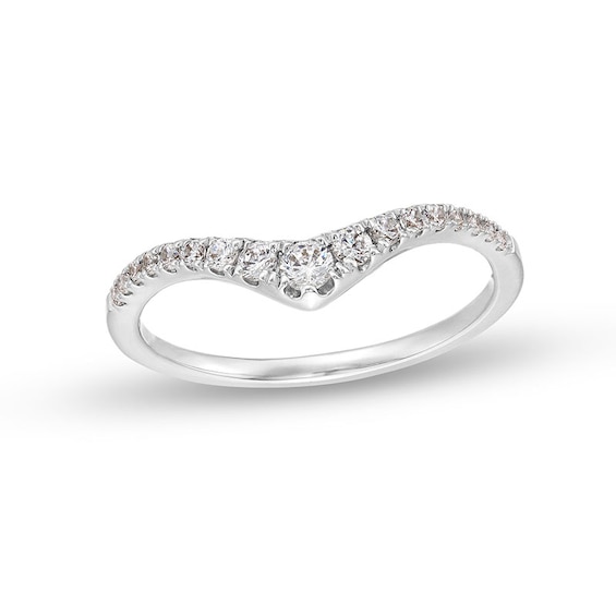 Previously Owned - 1/4 CT. T.w. Diamond Graduated Chevron Anniversary Band in 14K White Gold