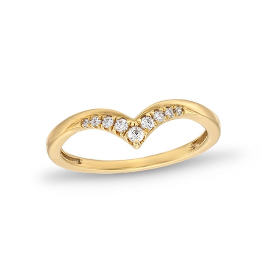 Previously Owned - 1/8 CT. T.w. Diamond Graduated Chevron Anniversary Band in 10K Gold