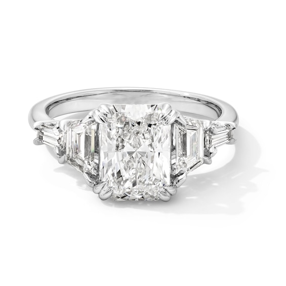 Previously Owned - 1-3/4 CT. T.w. Oval Lab-Grown Diamond Engagement Ring in 14K Gold (F/Vs2)