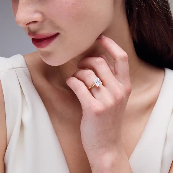 Previously Owned - 3 CT. Radiant-Cut Lab-Grown Diamond Solitaire Engagement Ring in 14K Gold (F/Vs2)