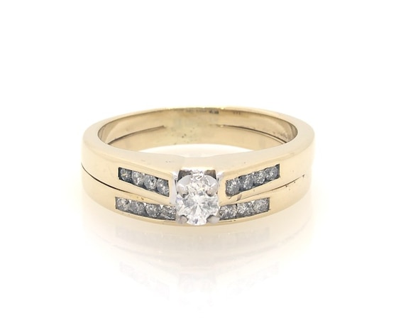 Previously Owned - 1/2 CT. T.w. Diamond Soldered Bridal Set in 14K Gold
