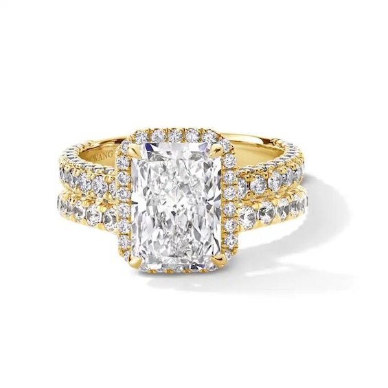 Previously Owned - Vera Wang Love Collection 4 CT. T.w. Radiant-Cut Lab-Grown Diamond Engagement Ring in 14K Gold