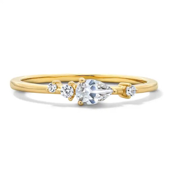 Previously Owned - 1/4 CT. T.W. Pear-Shaped Lab-Grown Diamond Scatter Ring in 10K Gold (F/VS2)